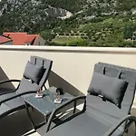 Daire Hvar Felix *