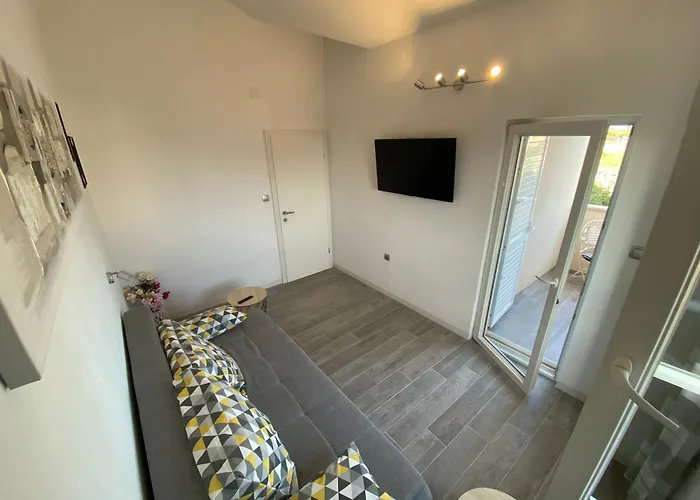 Hvar Felix * هفار