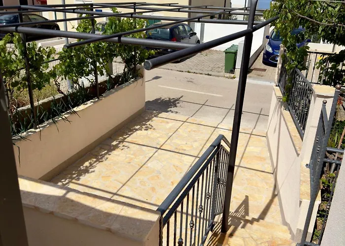 Hvar Felix * هفار