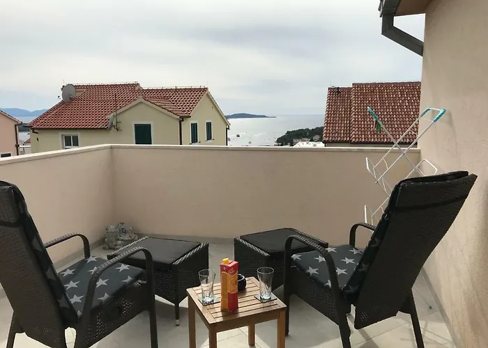 Hvar Felix * חוואר